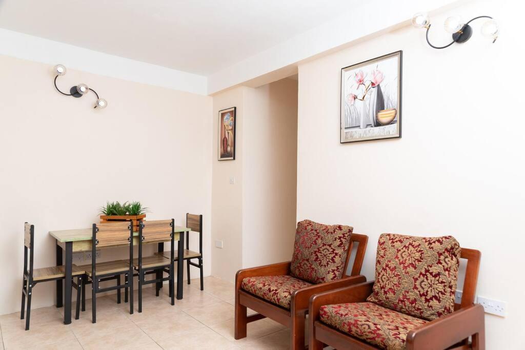 Dette'S Nook Apartment Roseau Exterior photo